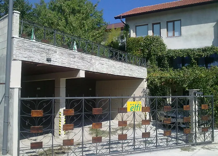 Elfi Casa de hóspedes 2*